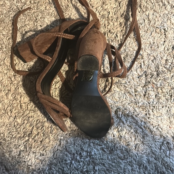 Chocolate fashion nova heels - Picture 3 of 3